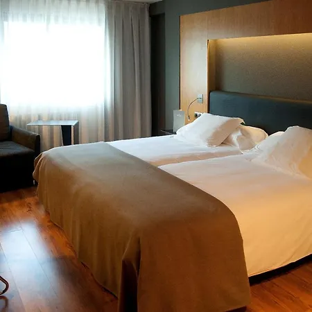 Hotel Roc Blanc & 4*