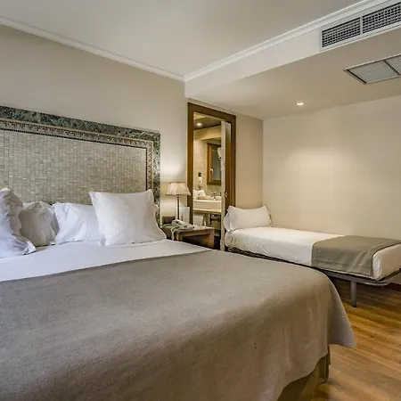 Hotel Roc Blanc & 4*